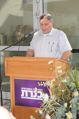 Engineering School - Ronnie Vinkler at Mezuza Ceremony 18-10-2012